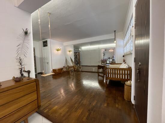 640 ROWELL ROAD image 1 of 7