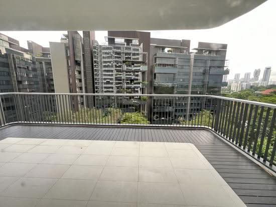 D'Leedon photo 5