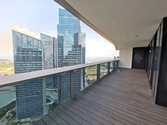 MARINA BAY SUITES