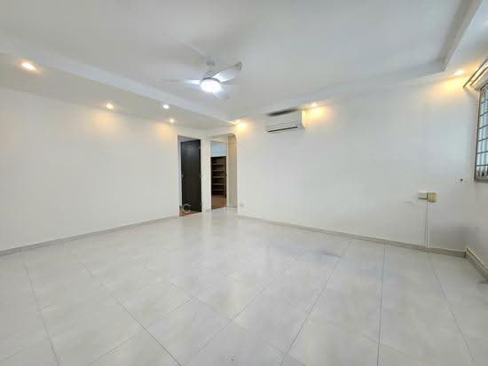 205 CLEMENTI AVENUE 6 photo 2