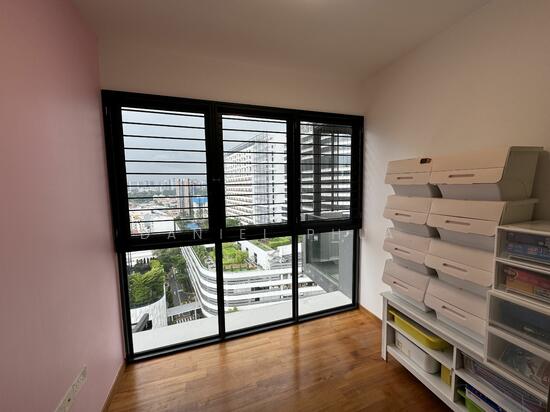 UPTOWN @ FARRER photo 6