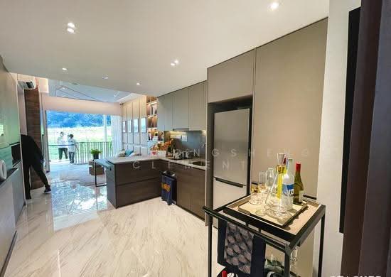 Pasir Ris 8 photo 2