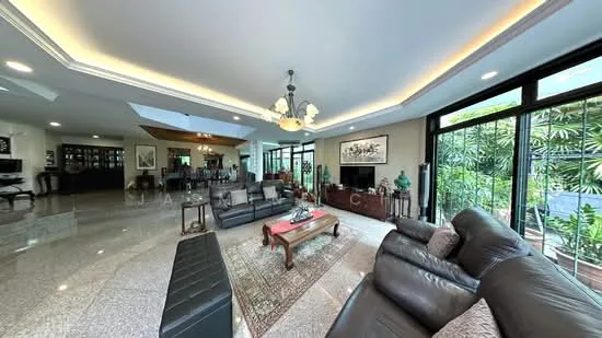 Spacious Freehold Semi-D image 1 of 7