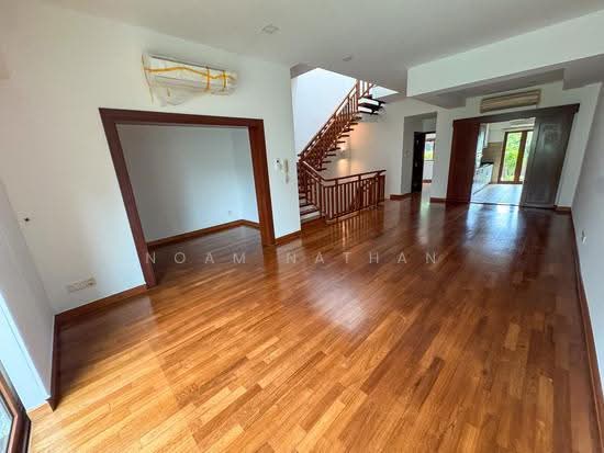 4br Corner Townhouse @ Barker Rd image 1 of 10