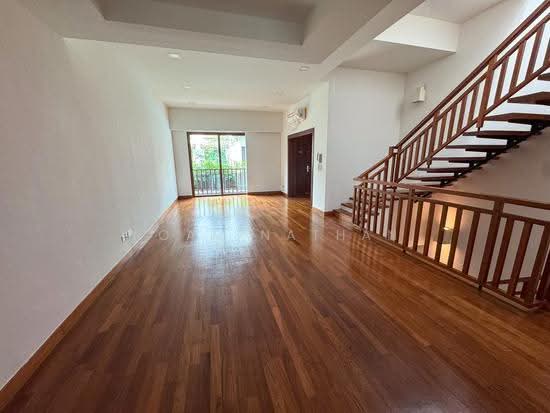 4br Corner Townhouse @ Barker Rd photo 2