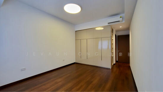 Cashew Green photo 5