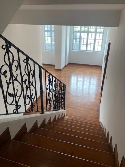 *** 15M FRONTAGE!!! 2.5 STY SEMI-D NEAR BRIGHT HILL MRT image 1 of 10