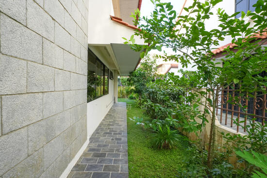 Kembangan Estate Bungalow Freehold Mins To MRT! photo 3
