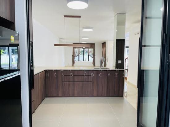 Well Renovated Semi D in Serangoon Gardens photo 4