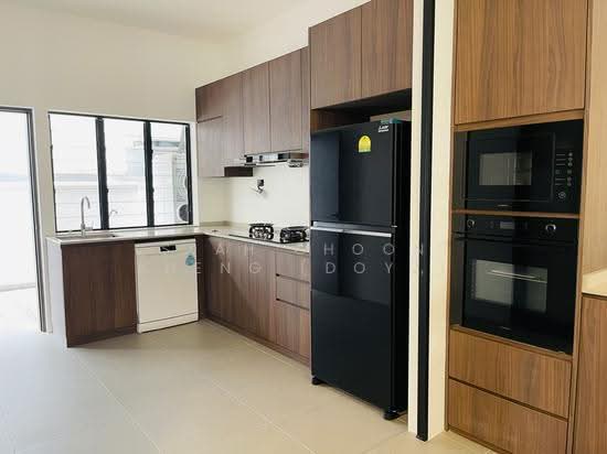 Well Renovated Semi D in Serangoon Gardens photo 6