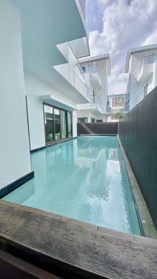 80 Meyer Road photo 2