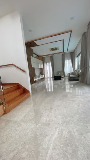 80 Meyer Road photo 4