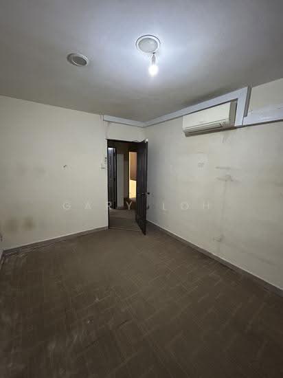8 EUNOS CRESCENT photo 2