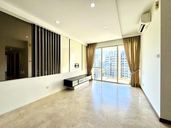 Ris Grandeur image 1 of 10