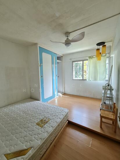 586 ANG MO KIO AVENUE 3 image 1 of 3
