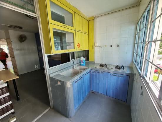 586 ANG MO KIO AVENUE 3 photo 3
