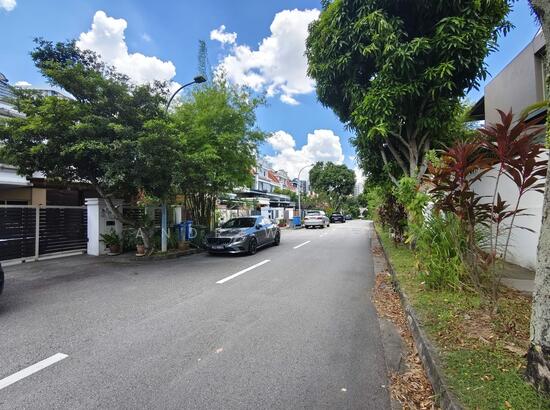 534367 photo 2