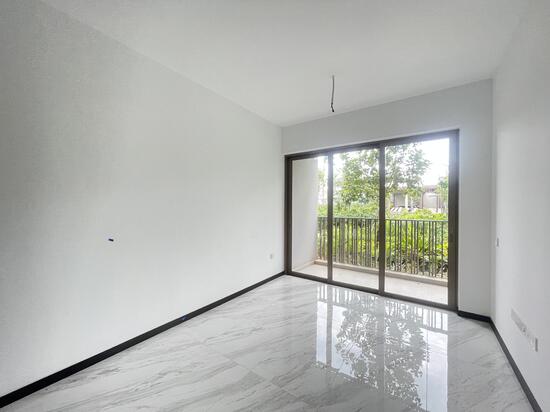 Pasir Ris 8 photo 2