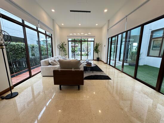Ocean Drive photo 3