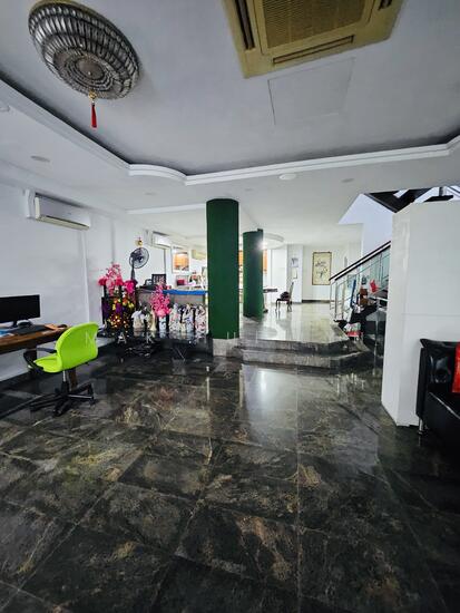3 Storey Original Semi Detached in Telok Kurau photo 2