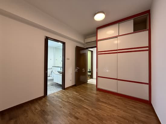 CRANE COURT photo 4