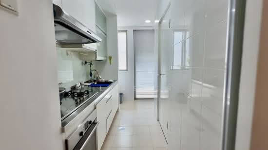 CRANE COURT photo 5