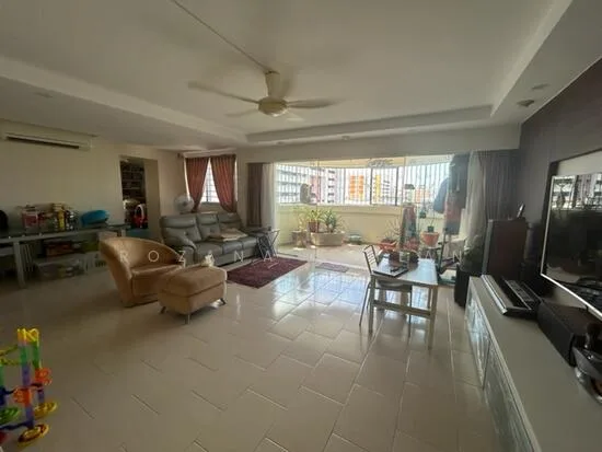 655 Hougang Avenue 8 image 1 of 9
