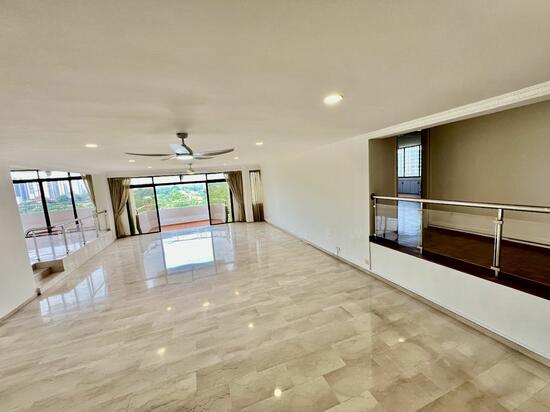 BEVERLY HILL photo 3