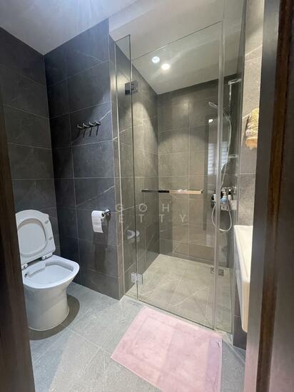 RIVERFRONT RESIDENCES photo 5
