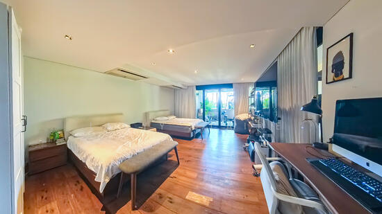 Lakeshore View photo 4