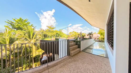 Lakeshore View photo 5