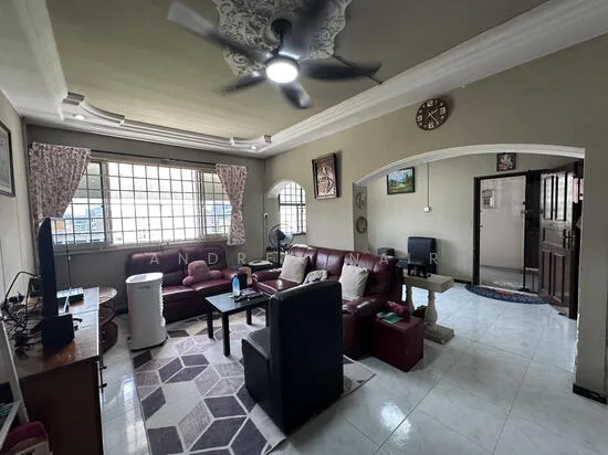 437 Hougang Avenue 8 image 1 of 8