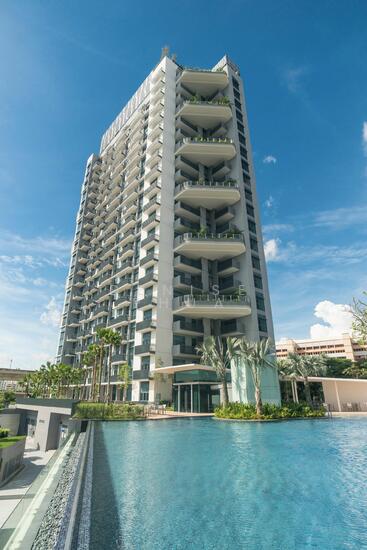 J GATEWAY photo 2