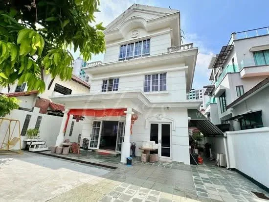 999yr Detached Original 3 storey Jln Merdu/Compassvale LRT/Seng Kang MRT image 1 of 10