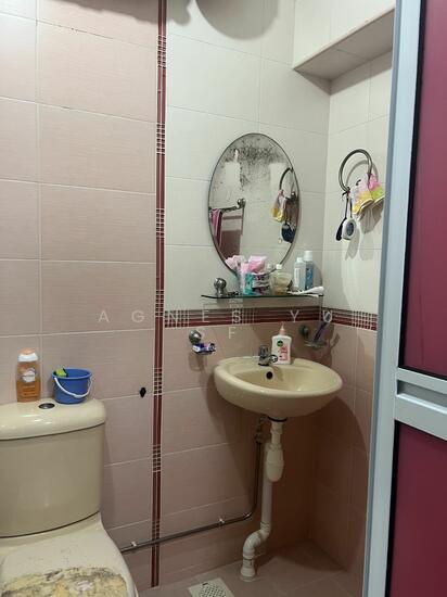 480 SEMBAWANG DRIVE photo 2