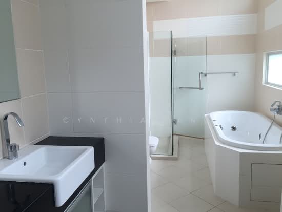 Semi-D with Private Pool @Namly Crescent photo 6