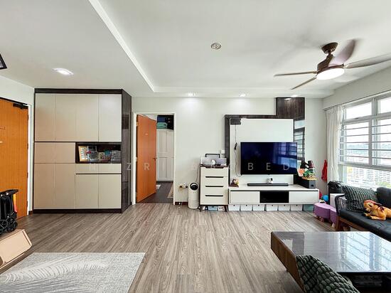 183B WOODLANDS STREET 13