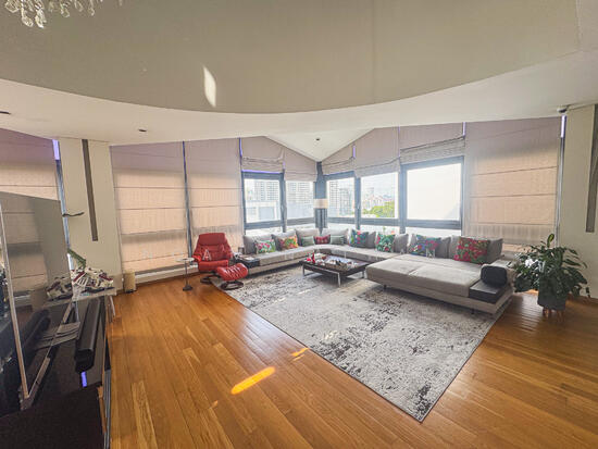 72 GRANGE ROAD photo 2