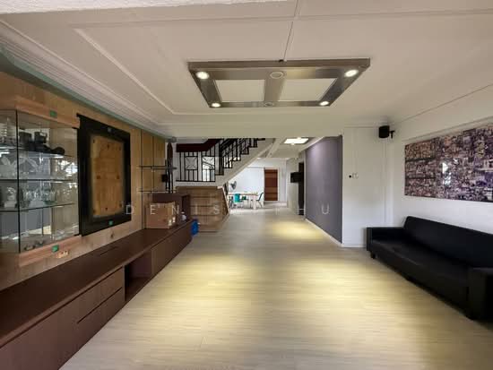 558 JURONG WEST STREET 42 photo 3