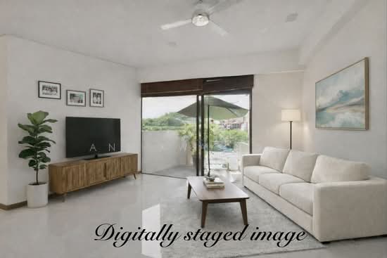 TESSA LODGE photo 3