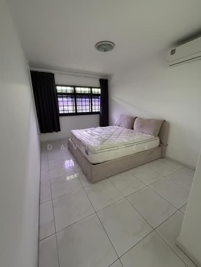 241 COMPASSVALE WALK photo 2