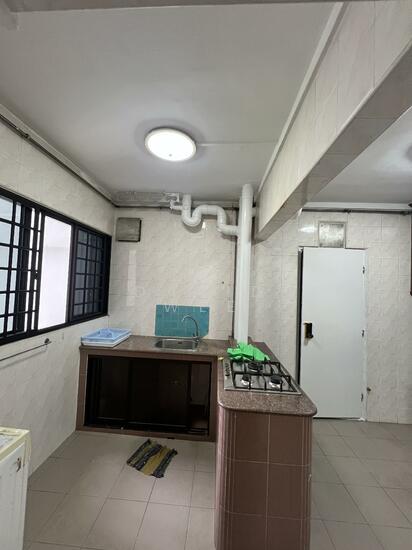 241 COMPASSVALE WALK photo 5