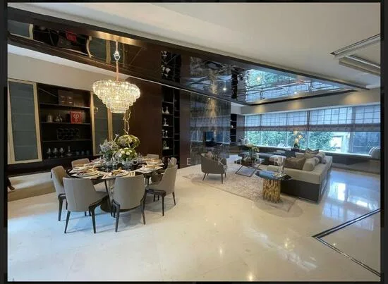 City Living! Luxury Living! Rare and Prestigious! image 1 of 9