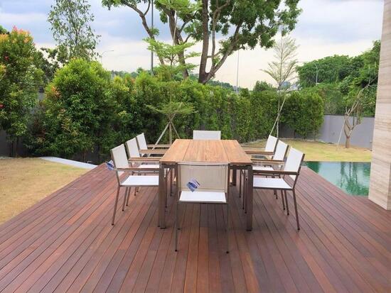 Modern Luxurious Bungalow at 182D Lornie Road photo 2