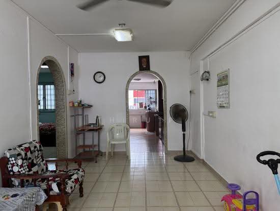 704 Yishun Avenue 5 image 1 of 10