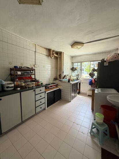 304 JURONG EAST STREET 32 photo 3