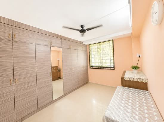 18 EUNOS CRESCENT photo 2