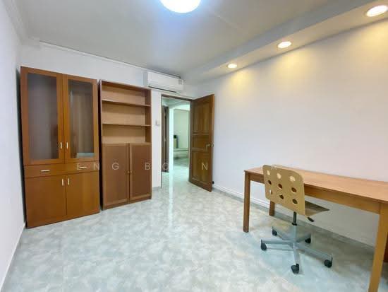 231 SERANGOON AVENUE 3 photo 6