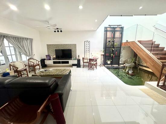 Bukit Timah ✧ Freehold Semi-Detached ✧ Mins to Good Schools image 1 of 10