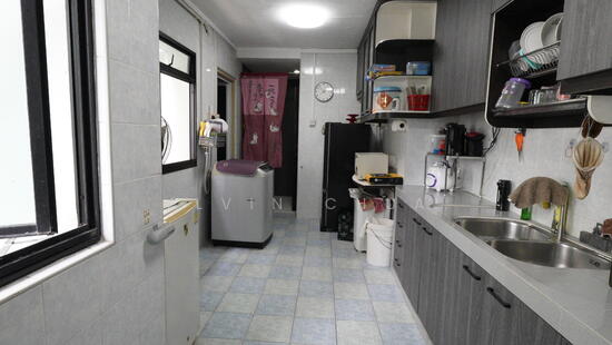576 WOODLANDS DRIVE 16 photo 3